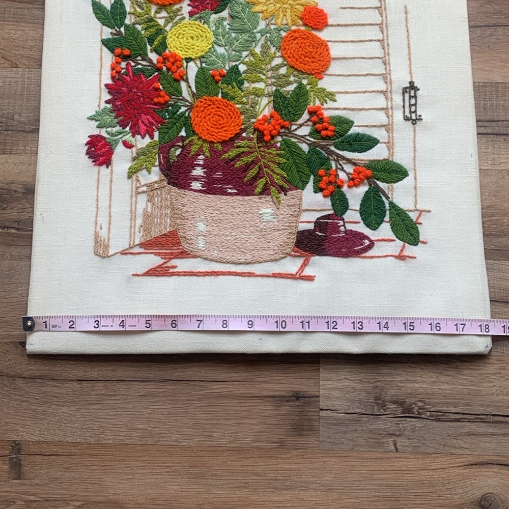 Vintage Crewel Floral 18x24 - Picture 4 of 10